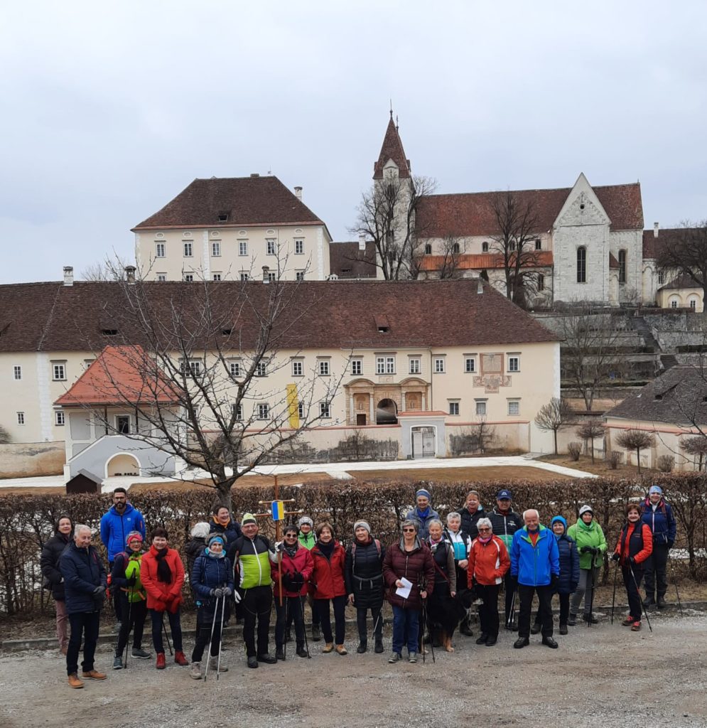 Solidarität mit der Ukraine – „Benedikt be-WEG-t“ lud zur Pilgerwanderung auf den Josefsberg