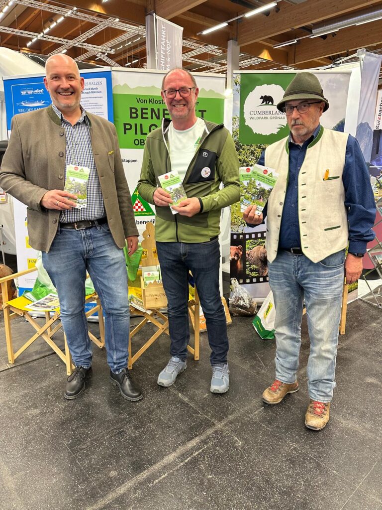 Stefan Schimpl und Johann Prangl (Weg des Salzes) mit Obmann Hannes Maier